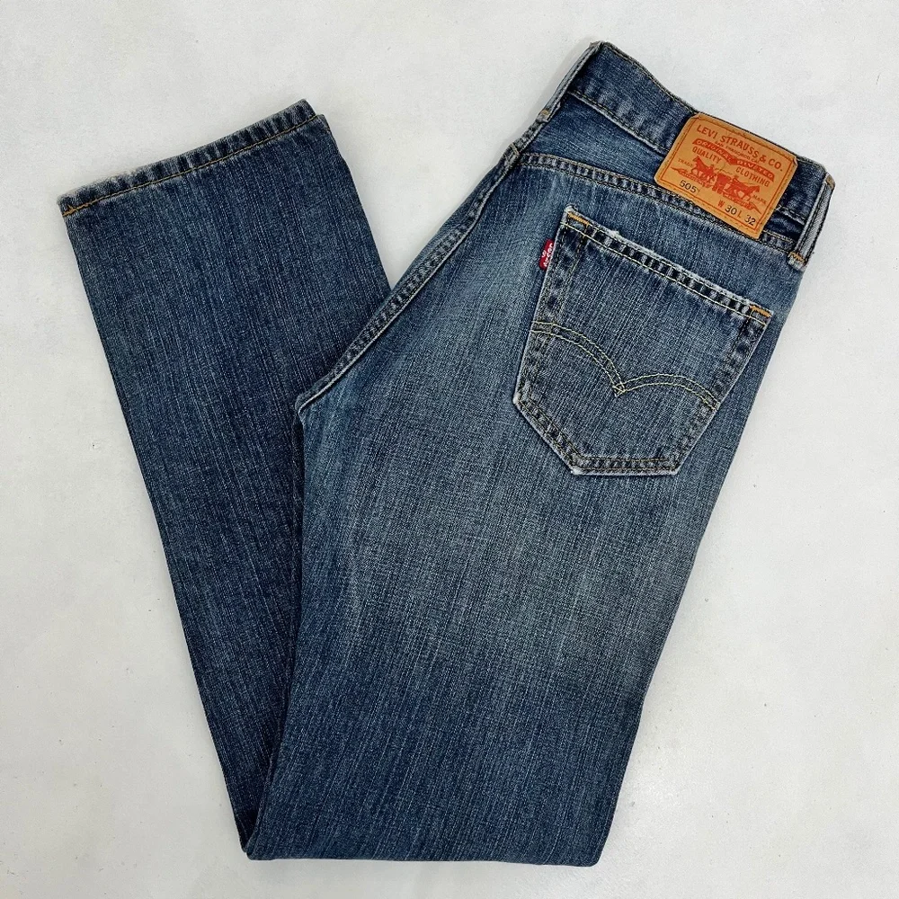Levi's 505 Mens Size 30X32 Straight Fit Jeans Blue Denim Pockets Retro Inspired
